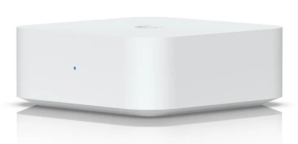 A digital audio streamer with an ultra-compact, versatile design and an intuitive control system, supporting multiple music streaming